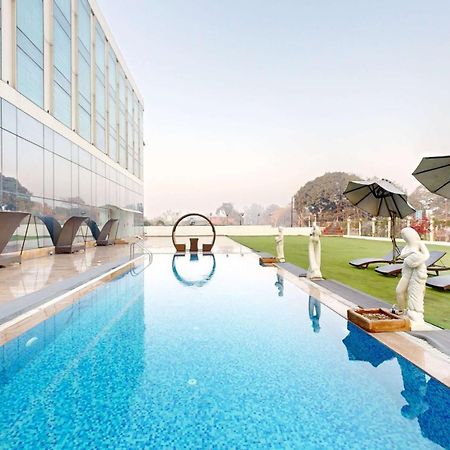 Radisson Hotel Bareilly Airport Exteriör bild