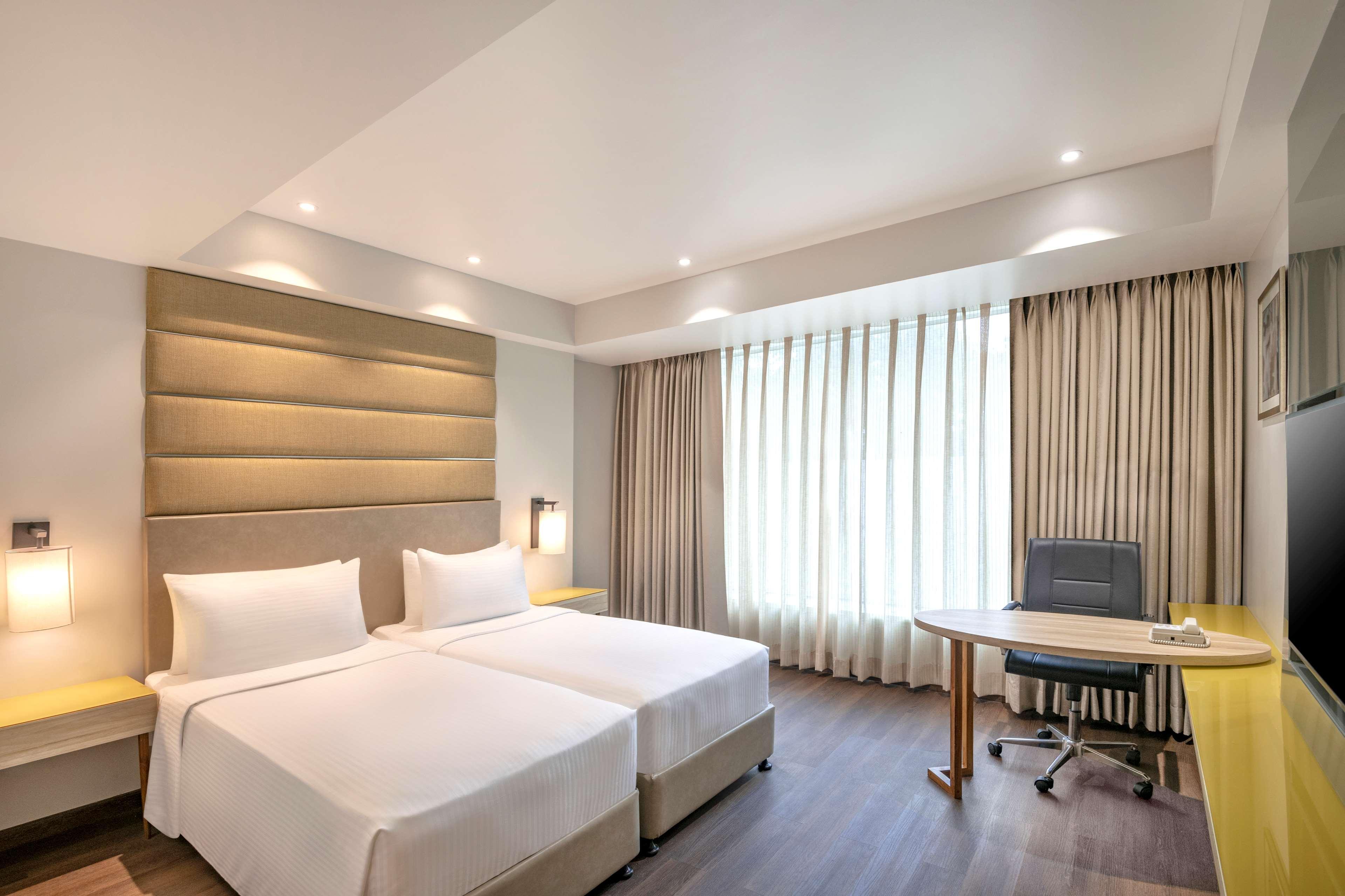 Radisson Hotel Bareilly Airport Exteriör bild