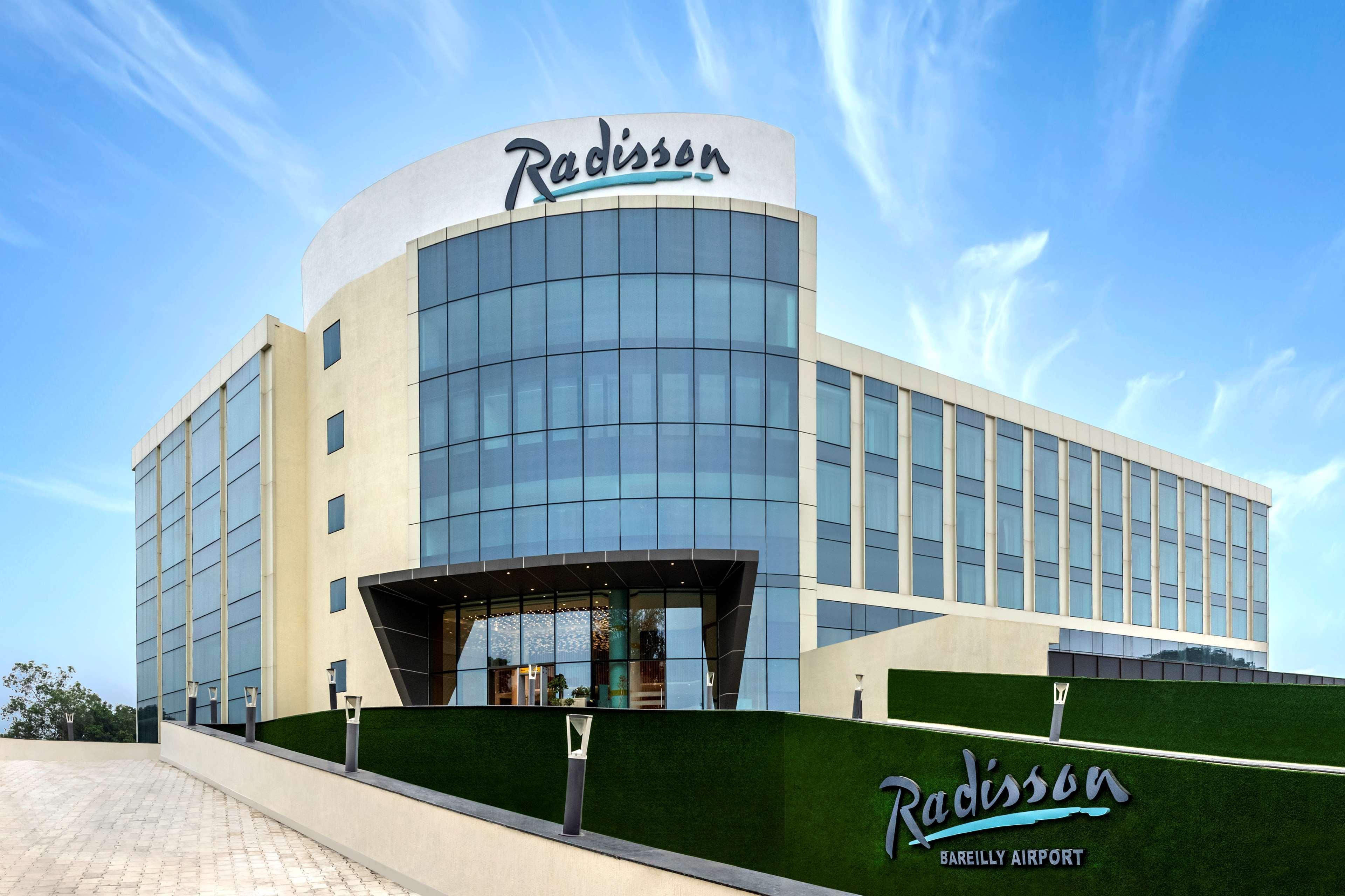 Radisson Hotel Bareilly Airport Exteriör bild