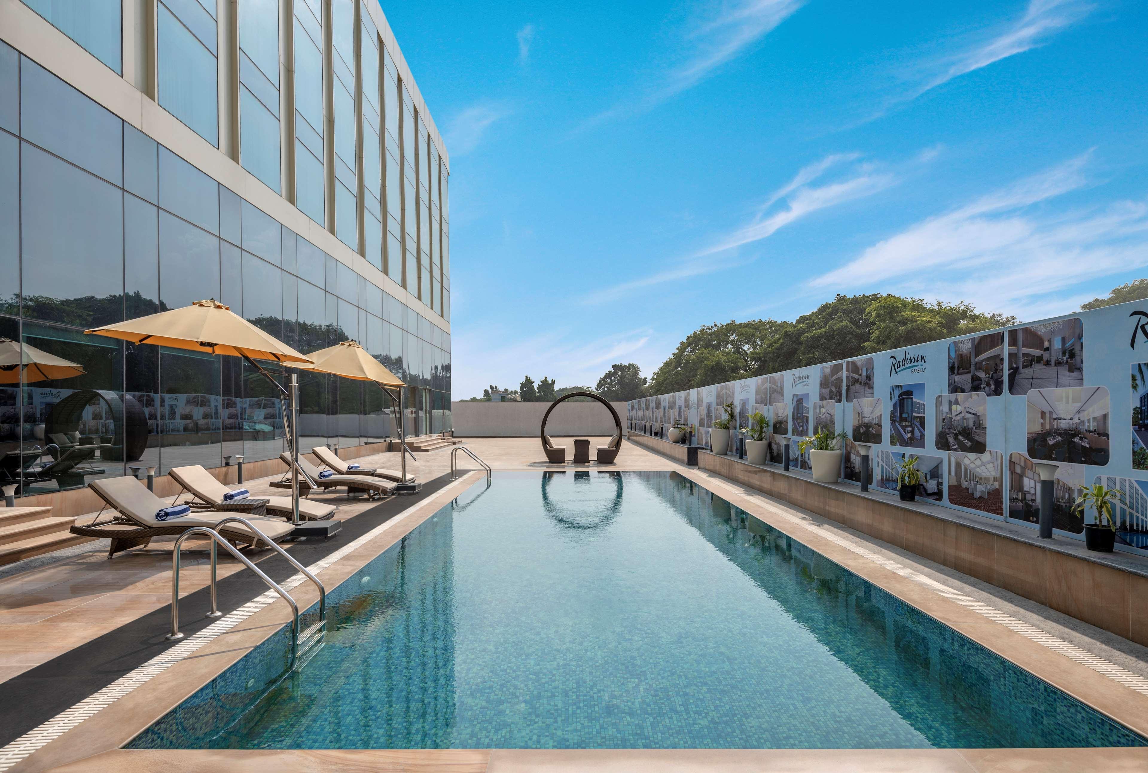 Radisson Hotel Bareilly Airport Exteriör bild