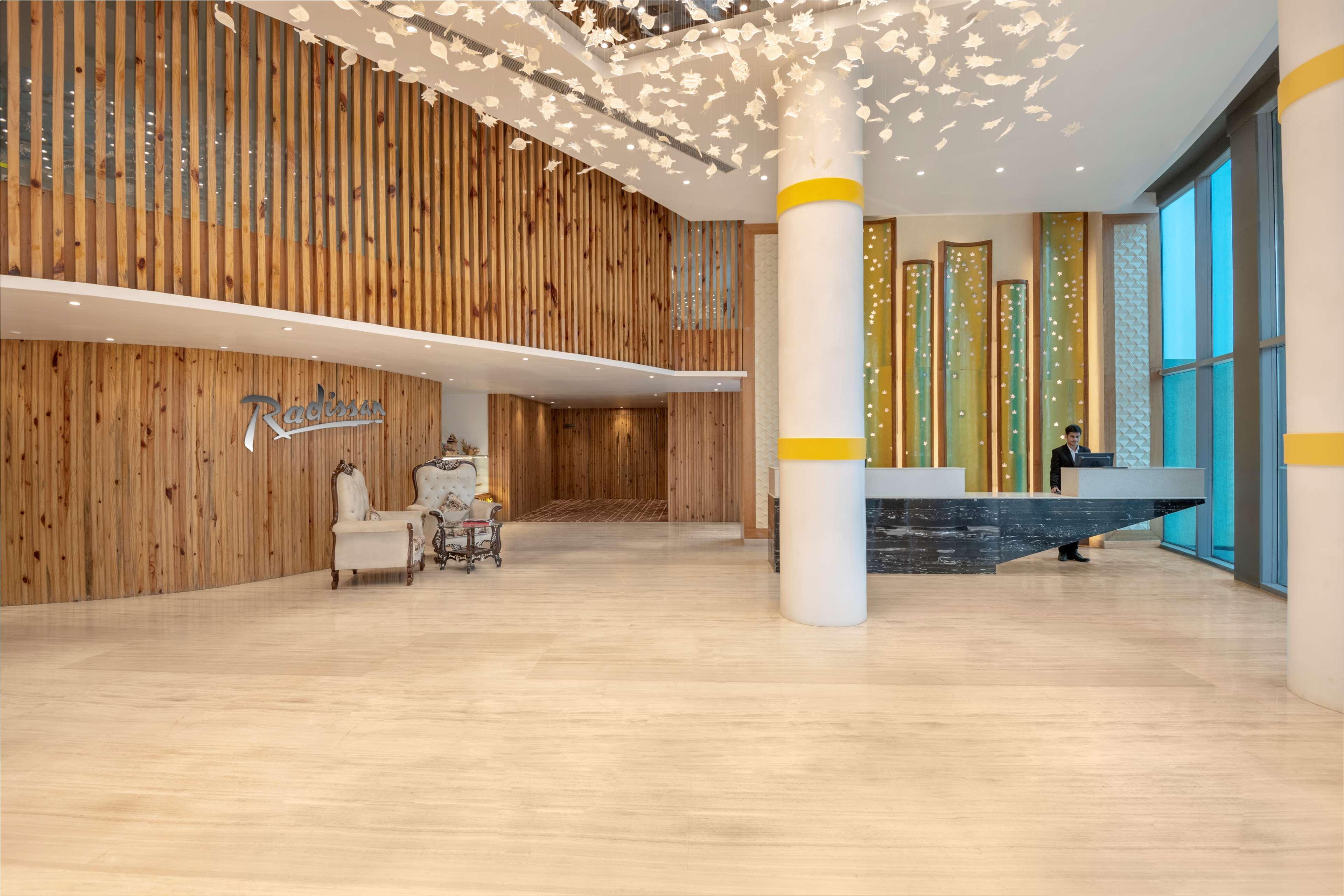 Radisson Hotel Bareilly Airport Exteriör bild