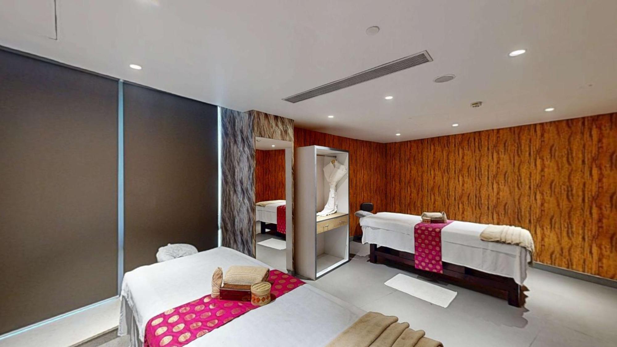 Radisson Hotel Bareilly Airport Exteriör bild